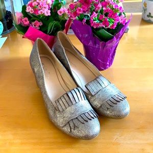 Amazing metallic heels!